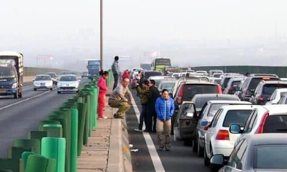 一场春运，揭开新能源车的遮羞布，跑趟高速车主哭了