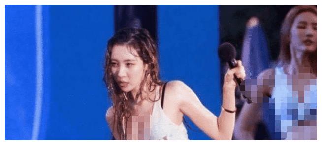 韩国“刘亦菲”有多撩？演出被观众泼水不怕妆花，仍卖力表演！