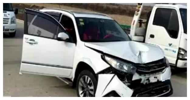 4S店私自开客户车,事后在路上撞死人,4s店:用车主的保险
