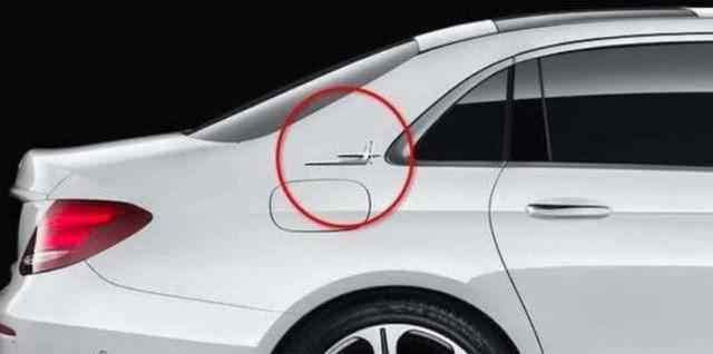 奔驰车身上的死鸟标志,到底是啥意思?老司机