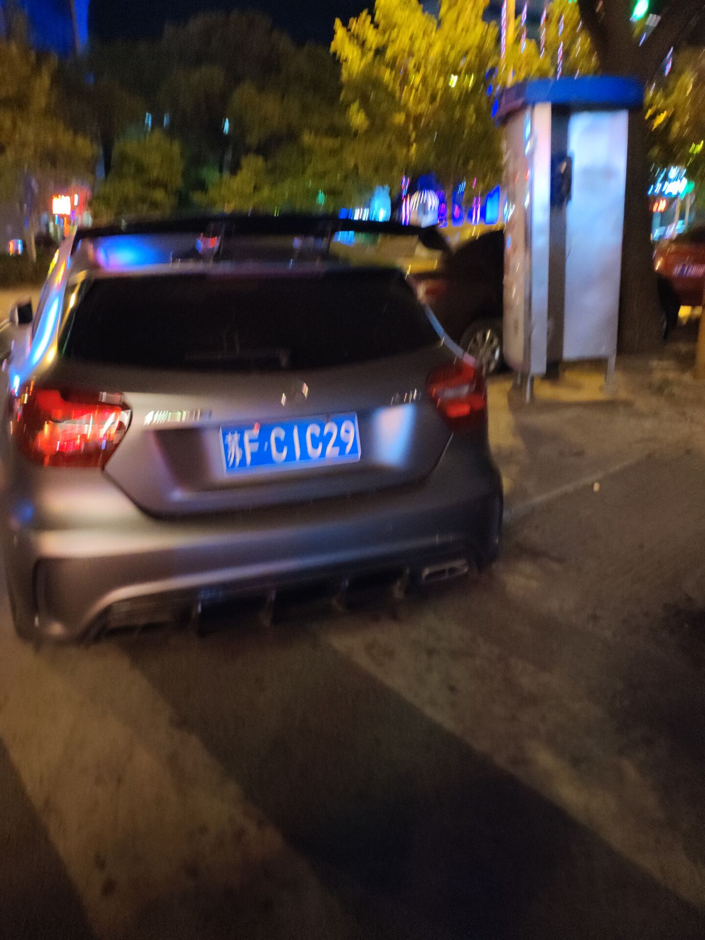 南通启东街头实拍奔驰A45 AMG，大尾翼非常拉风！