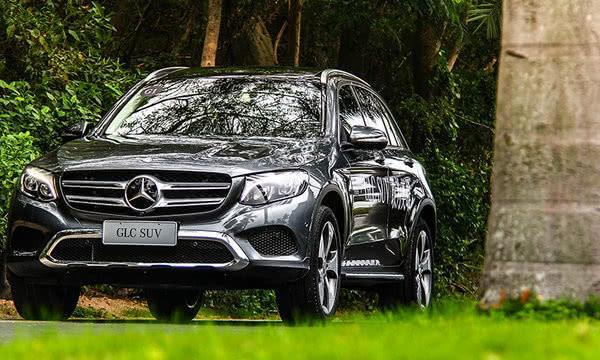 60万奔驰借给哥们，还车还做了保养，却因一句话翻了脸