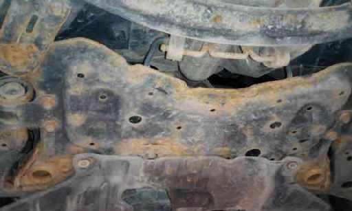 汽车底盘锈迹斑斑？别等烂掉了才后悔，这3个保养方法赶紧学学