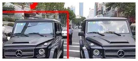 俩奔驰大G碰到一起,一下车车牌居然一样!同时报警后乐了!