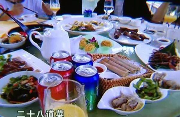 女子景区餐厅点了8道菜，结果却上了56道菜，一看账单当场傻眼