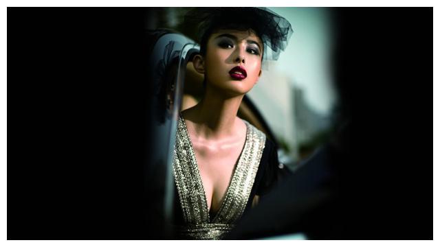 她号称“中国第一女车模”，曾与男篮国手夜不归宿，如今嫁入豪门