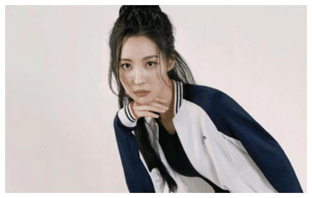 韩国“刘亦菲”有多撩？演出被观众泼水不怕妆花，仍卖力表演！