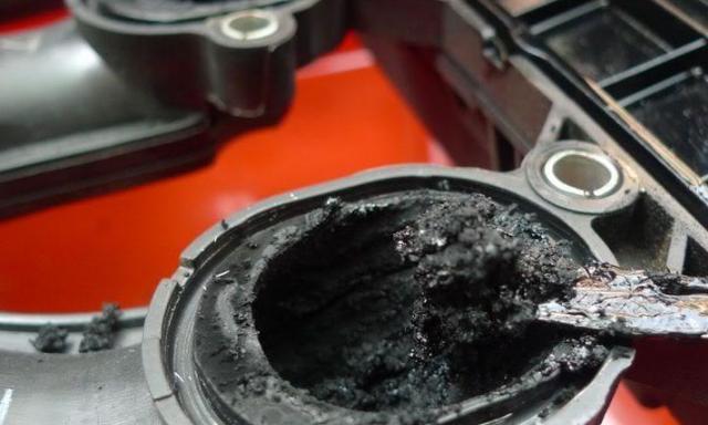 清理积碳就是“拉高速”？修车工：放过发动机吧，用此招轻松解决
