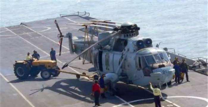 印度用拖拉机在航母上拖飞机,为何中国还要花