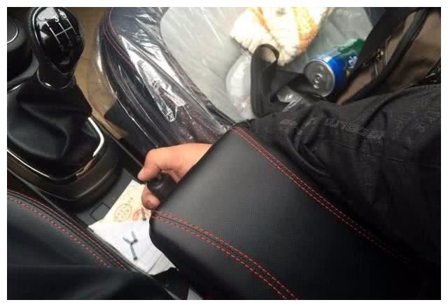公认汽车上“脑洞最大”的设计,尤其最后一个,老司机都服了