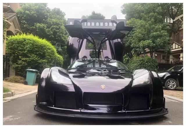 网红开阿波罗超跑飙车被截,大陆仅此1台,曾开价1200万