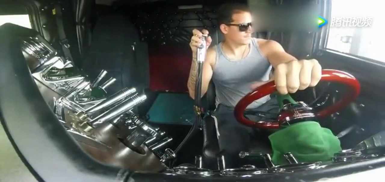 驾驶一辆13档变速箱的卡车！看看司机是怎么换挡的