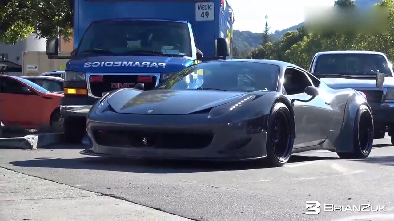 宽体气动 实拍低趴的改装法拉利458跑车