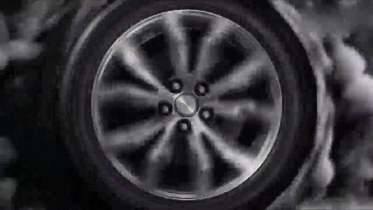 这辆跑车比法拉利还贵，比兰博基尼还强，可一看前脸却丑哭了！