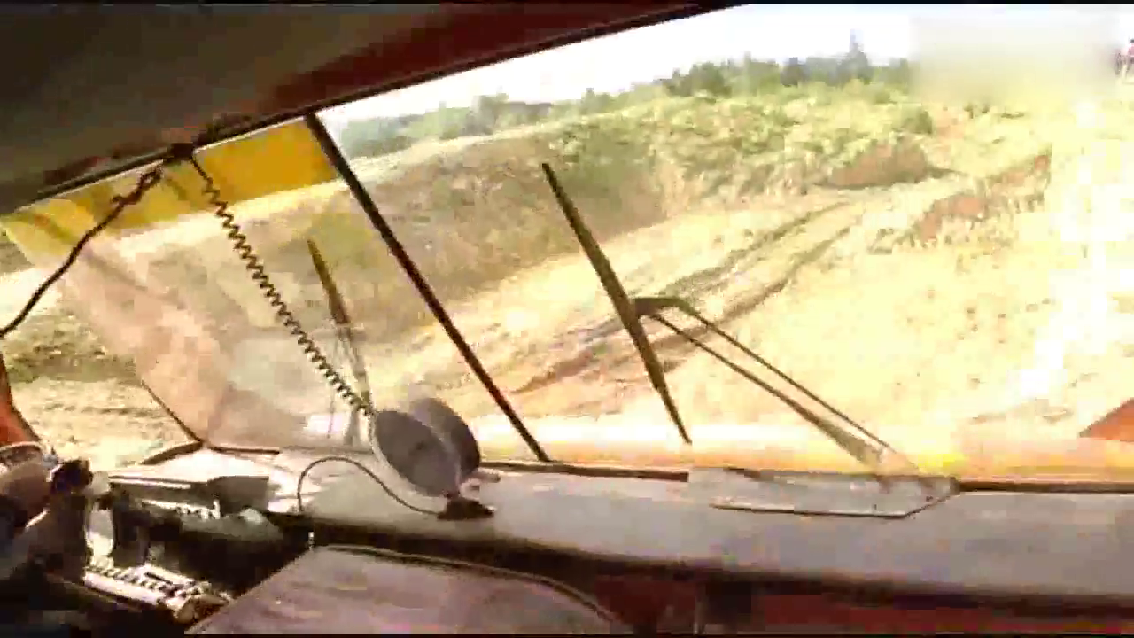 通过性极强的几款重卡，要数王者还是奔驰卡车最强悍！