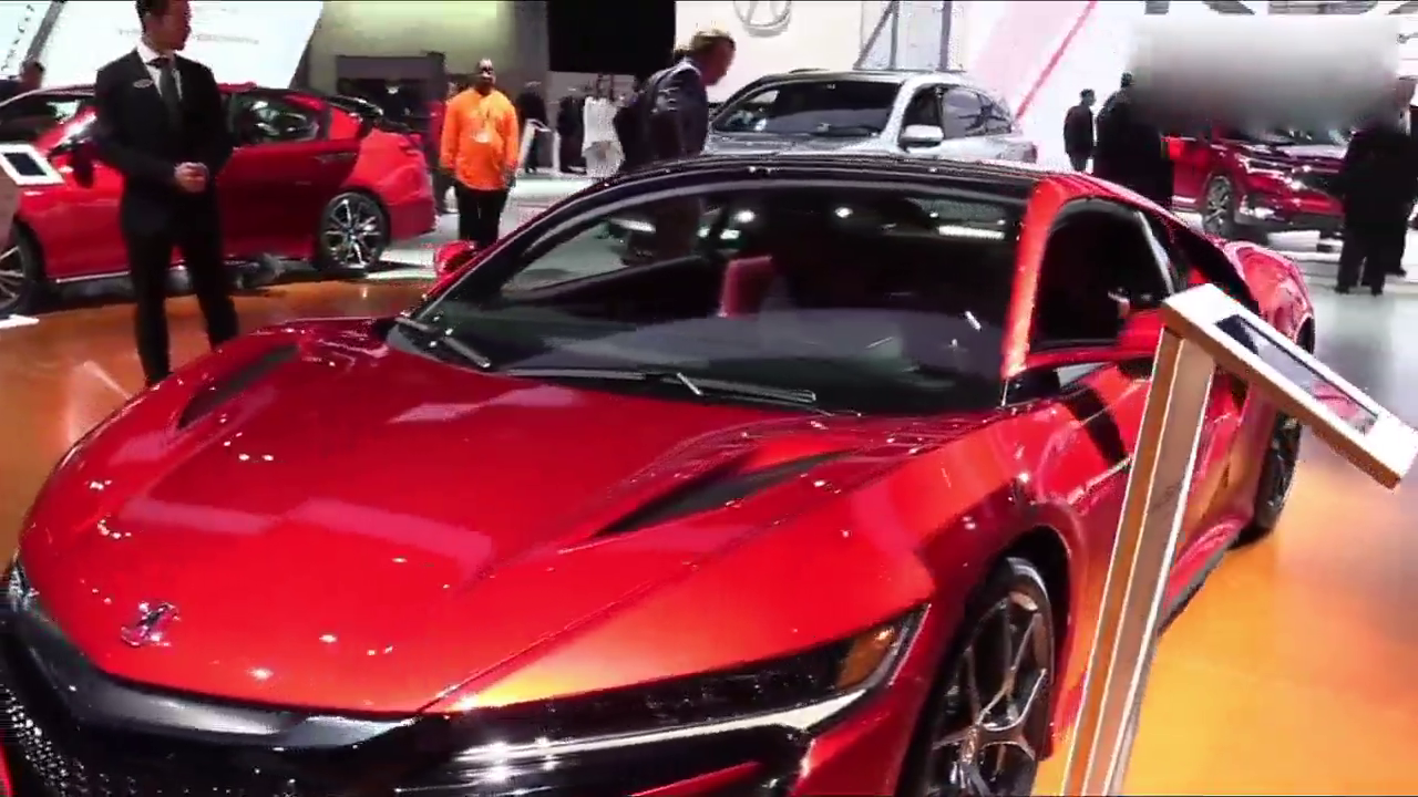 追赶布加迪威龙的讴歌跑车，看完才明白，为什么叫豪华跑车