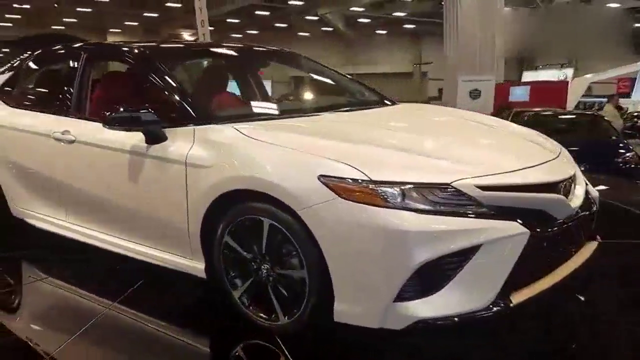 惊艳 动感，车展实拍2018款丰田凯美瑞XSE