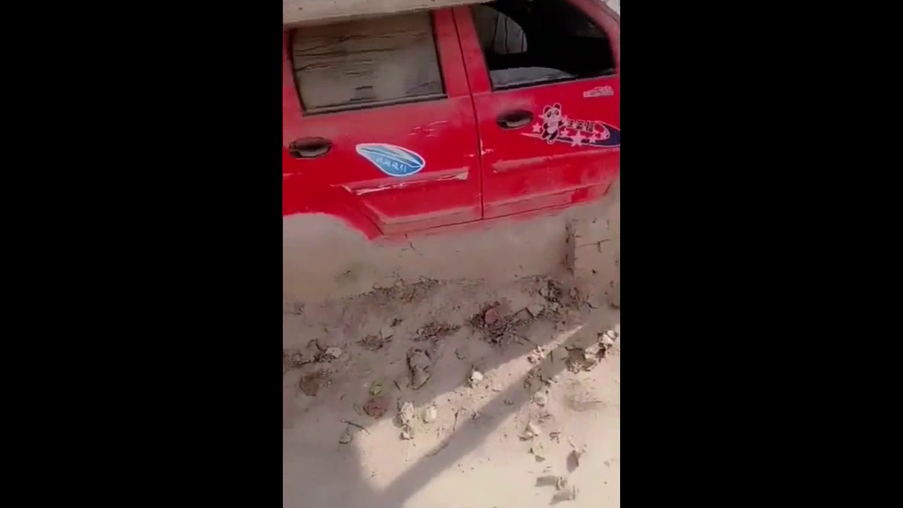 这不是豪华房车，应该是豪华车房才对