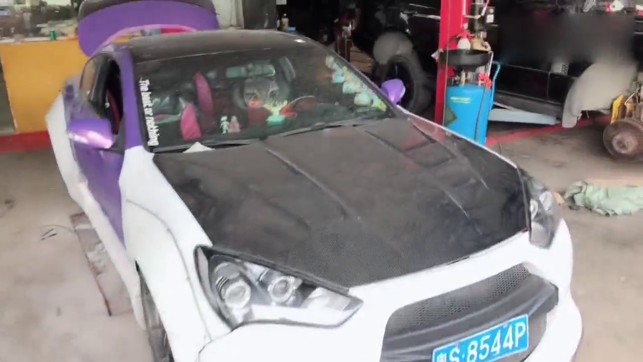 这是什么跑车？改了个GTR的前脸都认不出了