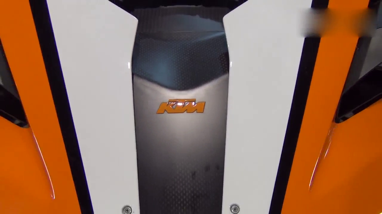这才是纯粹的跑车，静态体验全新KTM X-BOW R