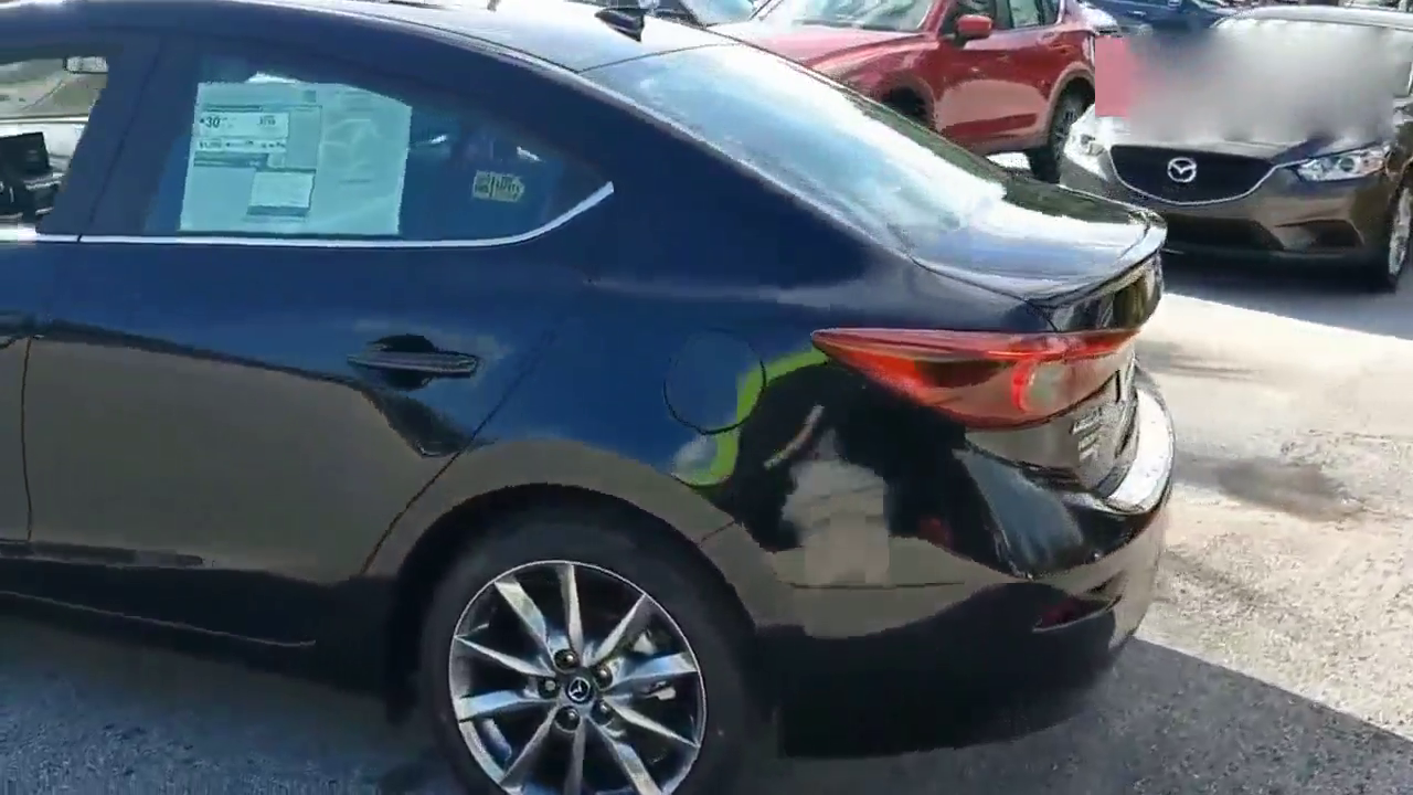 黑色2018款马自达3昂克赛拉！都说他是跑车和轿车的均衡版！