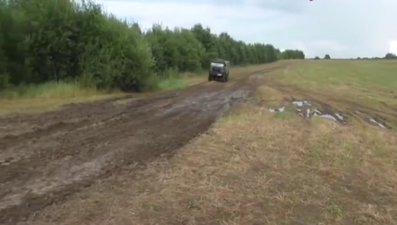驾驶一辆四驱卡车，依旧抵挡不住我去体验越野的乐趣！