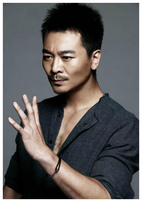张晋也是目前仍旧活跃在武打电影中的内地演员之一,1995年,从小习武