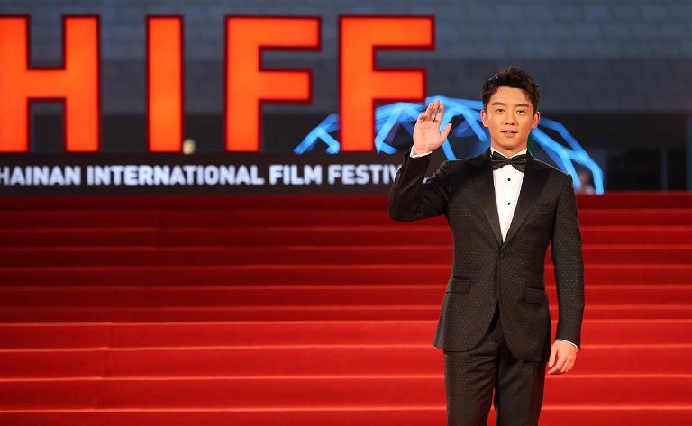 海南岛国际电影节开幕红毯秀 郑凯朱一龙等亮
