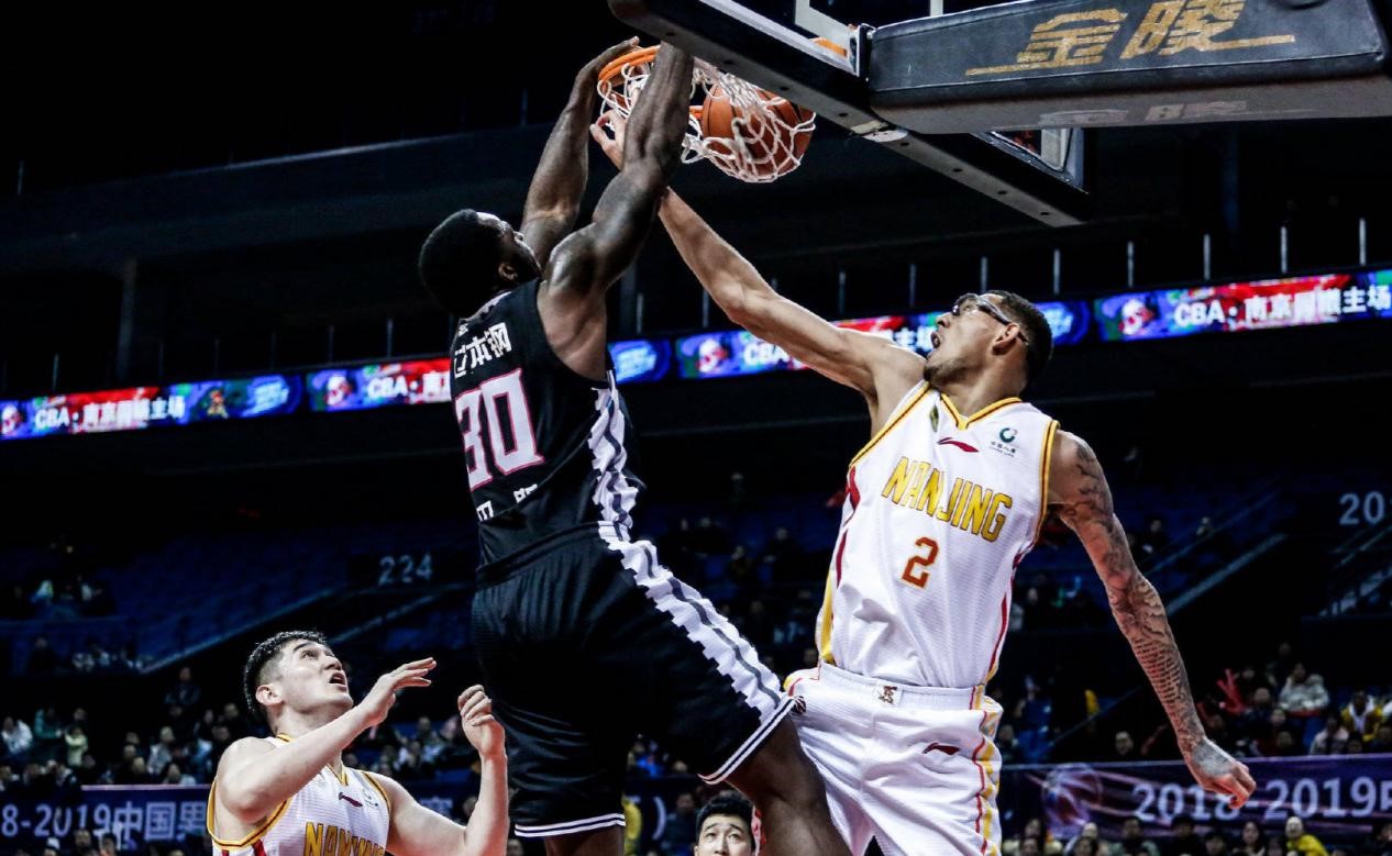 过完春节依然猛!郭艾伦爆砍31分,帮助辽宁客场