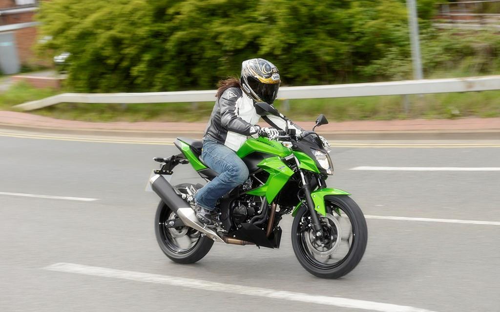 250cc,带abs,川崎z250sl打破传统单缸摩托!