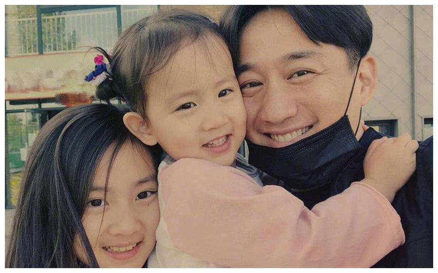 黄磊的二女儿为什么比老大顽皮，也许你的家庭里也有这样的原因