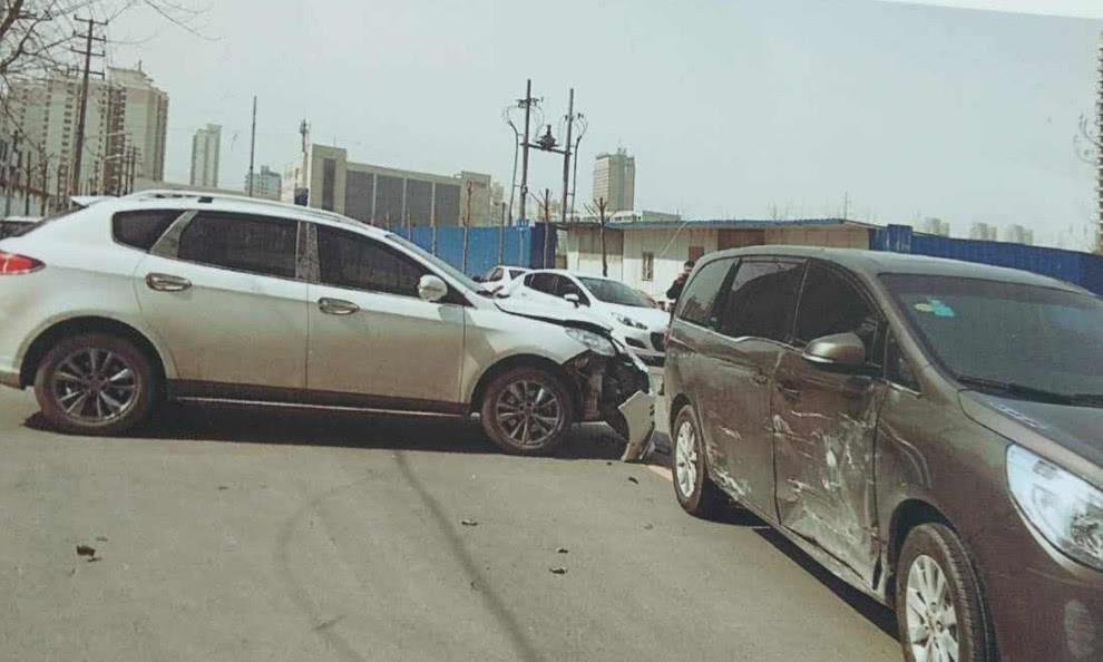 车损险用买吗？有用吗？为啥很多人不买？车险员说完，车主：血亏