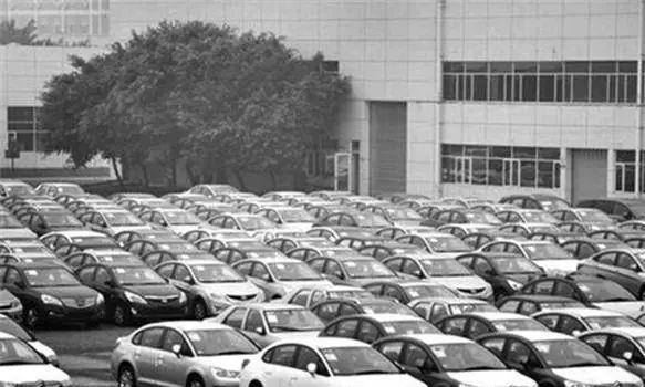 汽车大降价都卖不出去，看到汽车销售的困局，4s店应该想哭