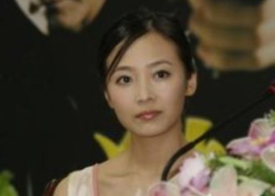 曲珊珊毅然嫁给黄海波,生活有时候是安稳和平