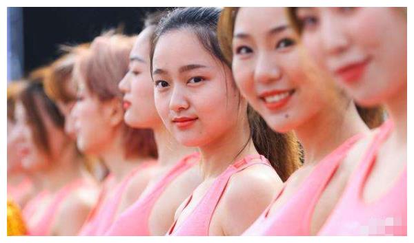 为何国外女运动员比赛可以化妆,中国都是素颜?原因令人心酸敬佩
