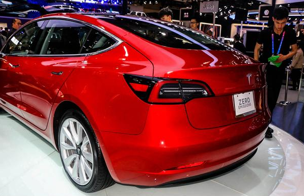特斯拉model 3红色,特斯拉model x红色 特斯拉model 3开放预订,提供两款车型供选择