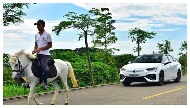 速递!新鲜的“新能源“资讯全在这，看我就够了