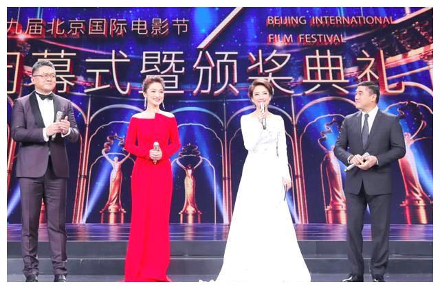 央视主持人张斌曾被妻子指责出轨，现近照曝光头发花白