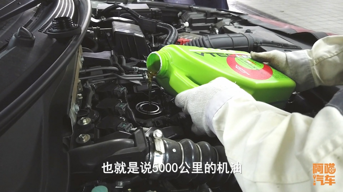 车子该保养了，可是修车店都没开门，不换机油继续开有问题吗