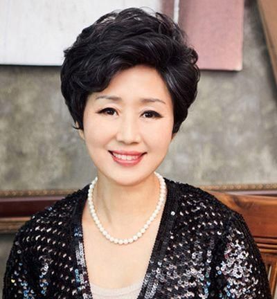 为什么有些老年人喜欢剪短发和烫发有什么值得推荐的发型