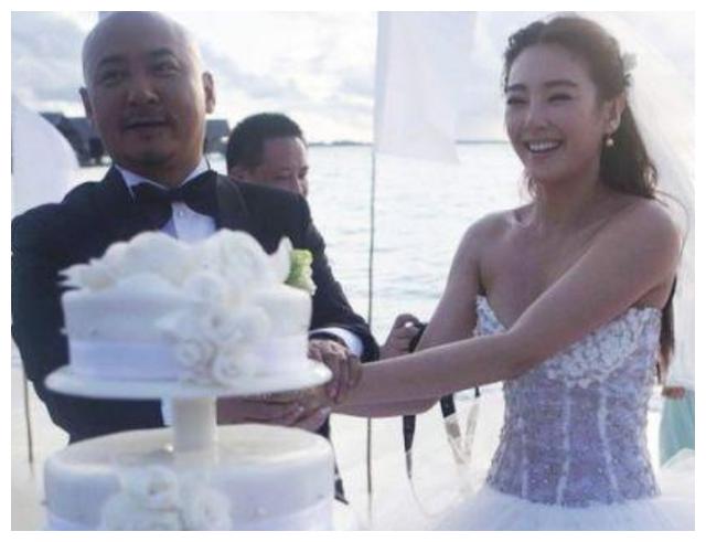 女星的鸽子蛋值多少钱？范冰冰无名指都是钻石，林心如的就小气了