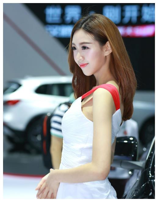 天然美女助阵,空灵气质像仙女,车友:还看啥车!