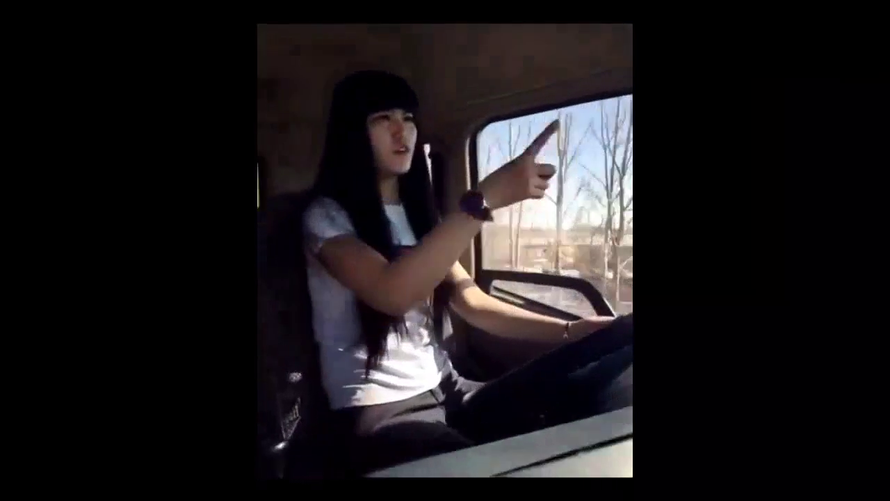 美女开卡车技术真的是牛逼啊