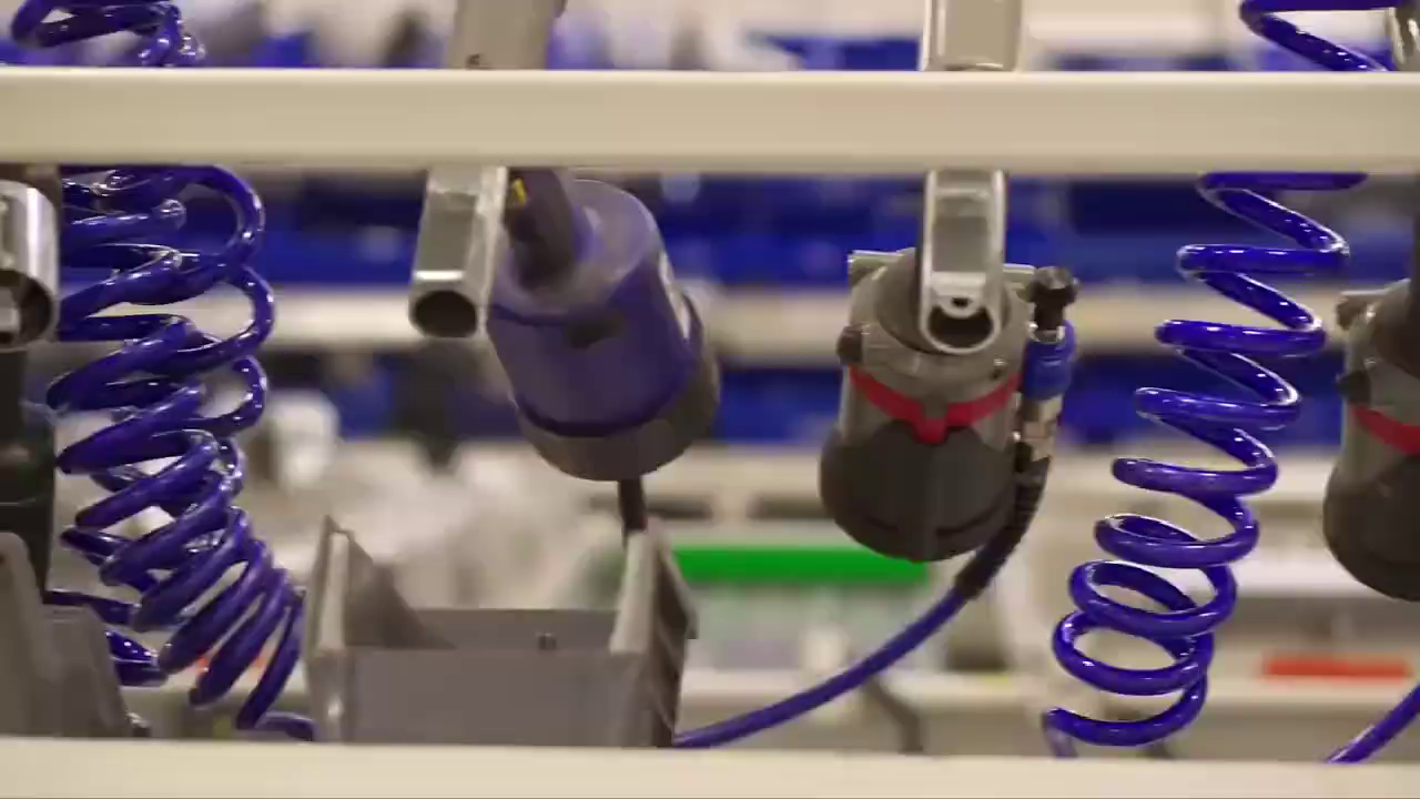 阿斯顿马丁跑车生产流水线