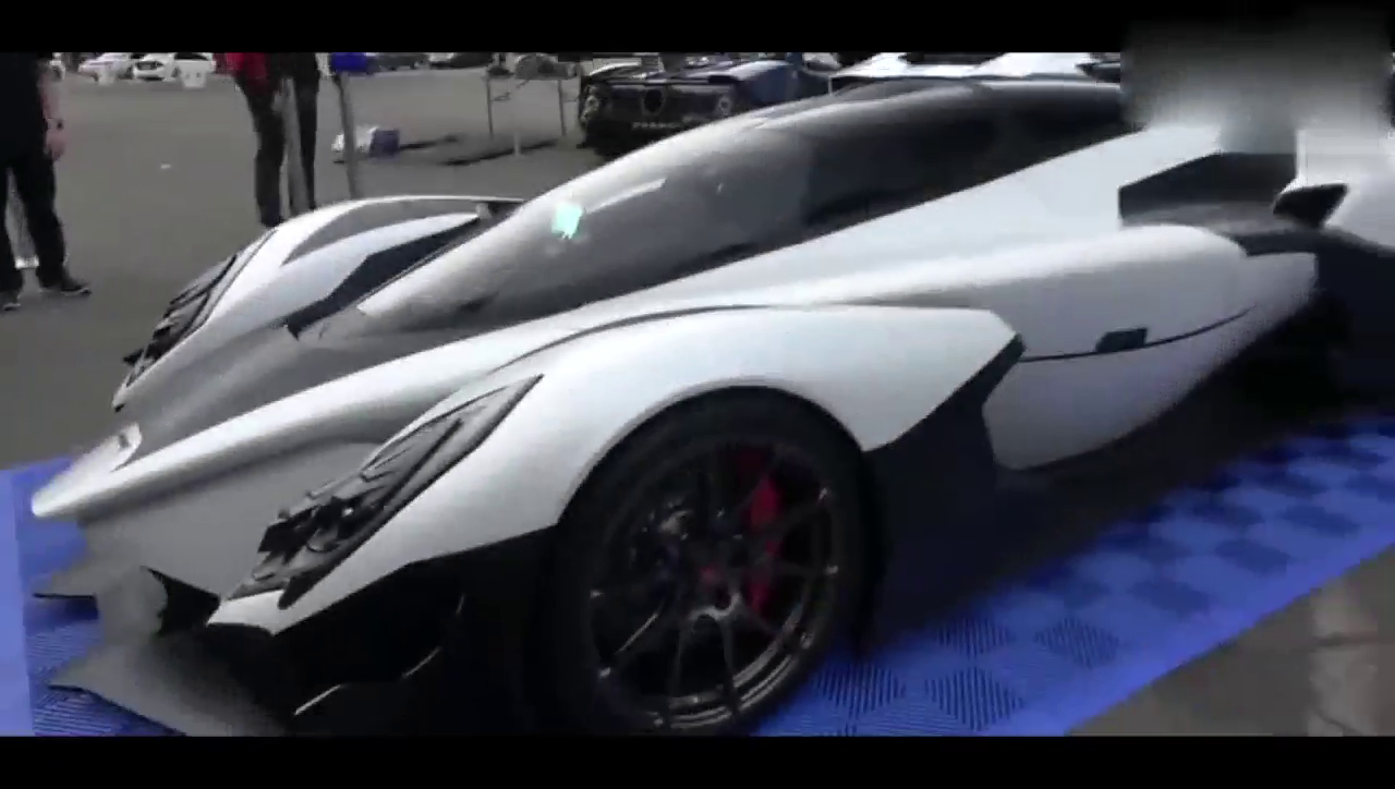 超级跑车静态体验，打开车门的方式让其他车都失去了光彩