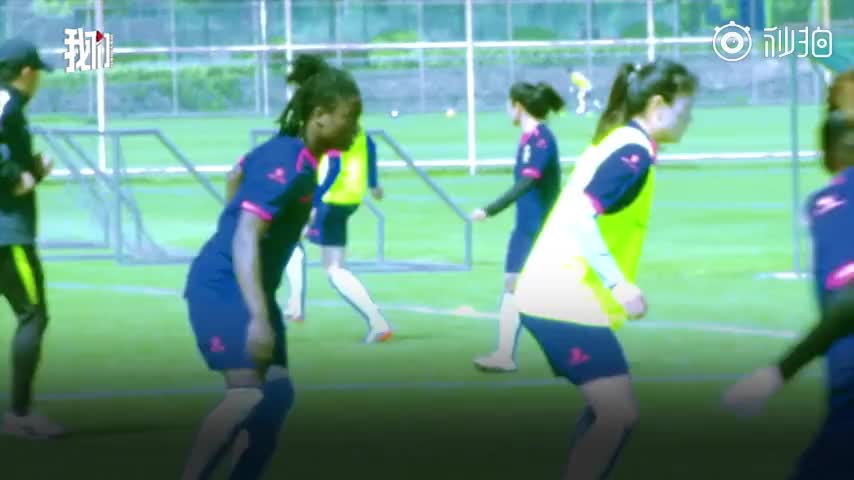 哪支足球队衣服好看女的,哪支足球队衣服好看女的穿