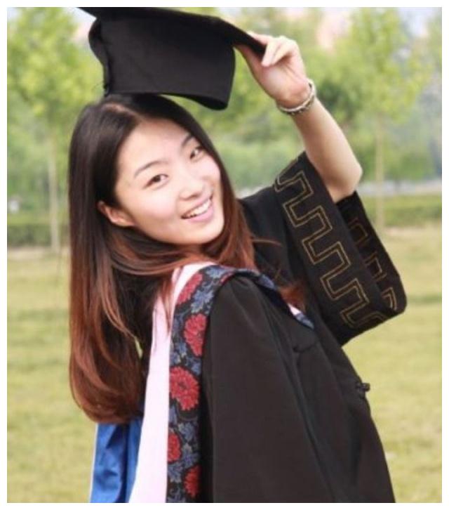 她是让人羡慕的女主持人，被男友7刀砍死，年仅25岁，让人惋惜！