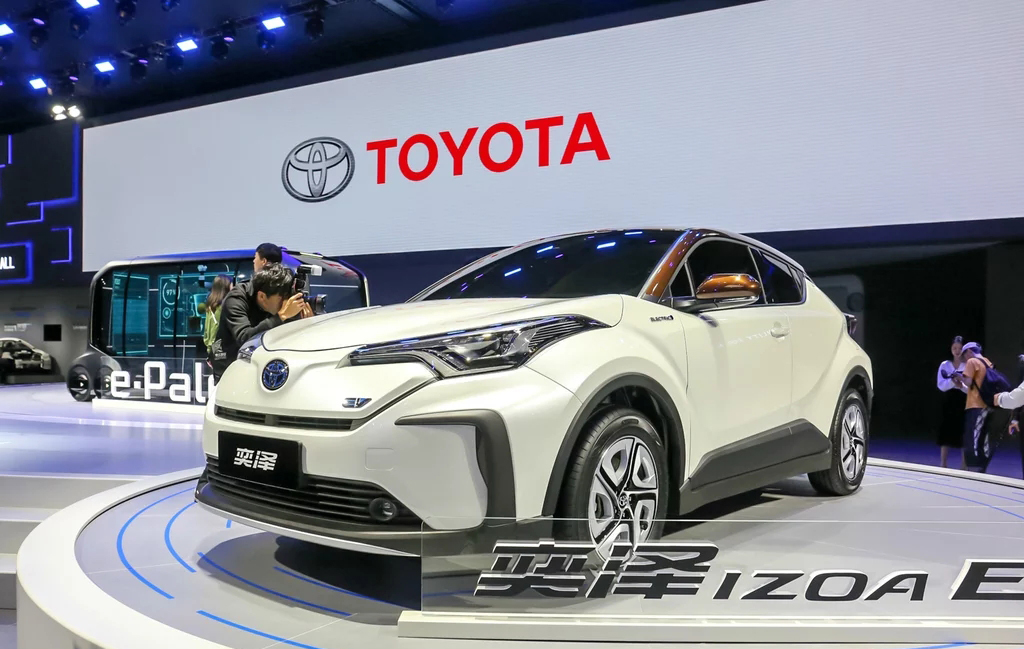 C-HR EV和奕泽EV亮相2019深港澳车展