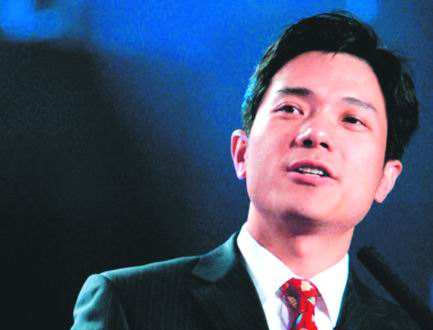马化腾、马云、李彦宏、张朝阳的初期创业史，要共同感谢她