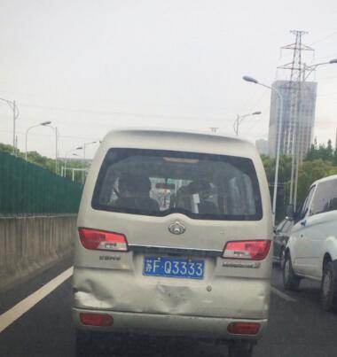 网友实拍南通车牌靓号